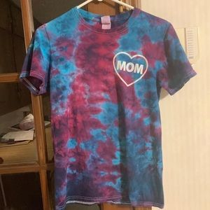 Gildan size small tie dye glitter mama tee